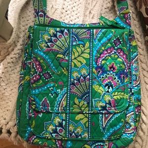 VERA BRADLEY CROSSBODY MAILBAG EXCELLENT CONDITION